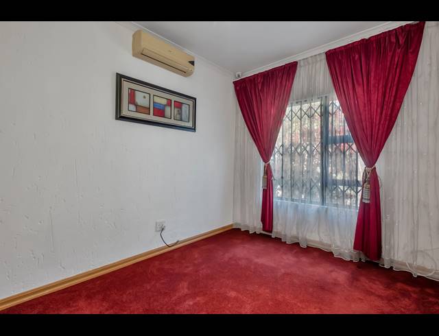 4 BEDROOM CLUSTER FOR SALE IN FERNDALE